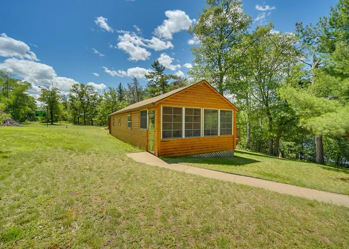 Lakefront Cabin W/ Dock, Fire Pits In Danbury!