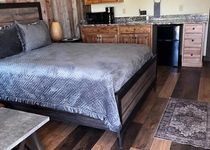 Rhodopa Lodge At Yellowstone