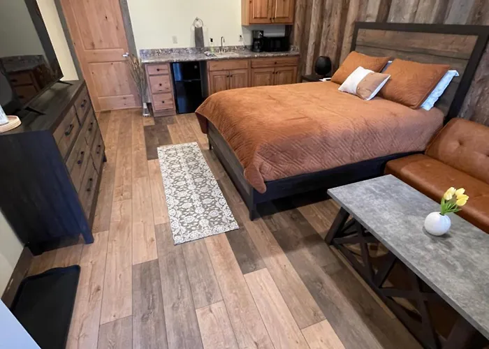 Rhodopa Lodge At Yellowstone