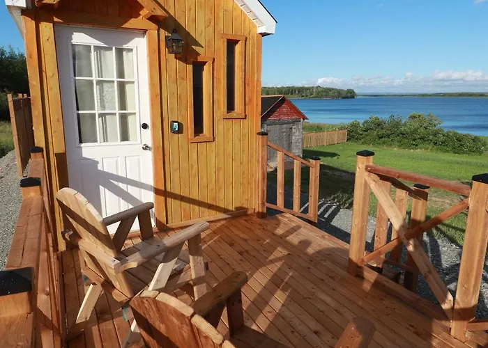 Waterfront Tiny House Near Pomquet Beach- Winterized