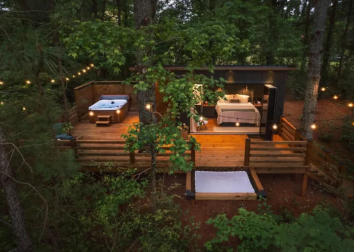 Luxury Tiny Cottage With Deck Hammock And Hot Tub!