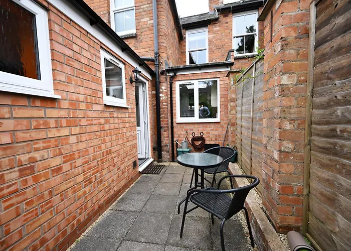 Wisteria Cottage Town Centre Free Parking