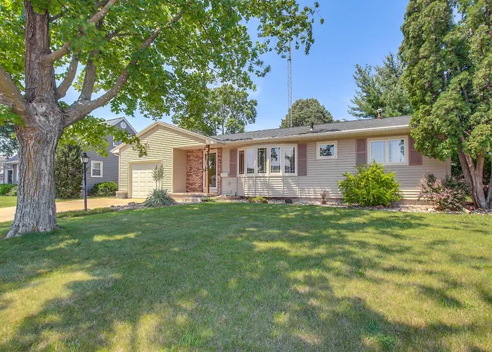 Walk To Park: Waterloo Home W/ Furnished Deck
