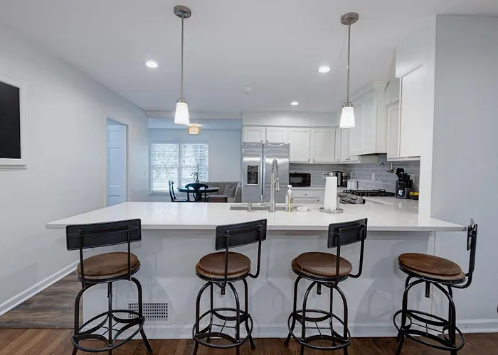 Group Getaway 6Br Near Fort Benning Huge Kitchen Private Yard