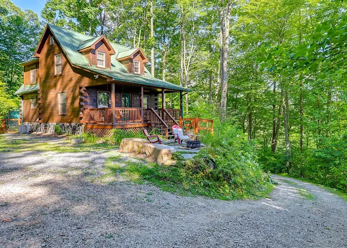 Near Hikes & River! Pet-Friendly Bryson City Haven