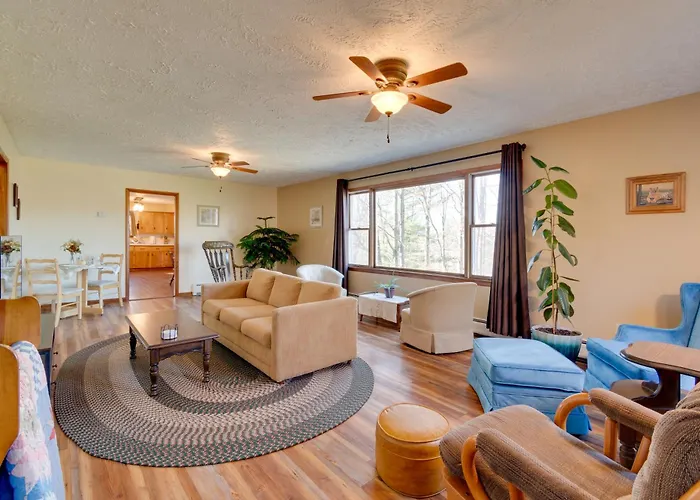 Peaceful Horseheads Hideaway W/ Deck & Yard!