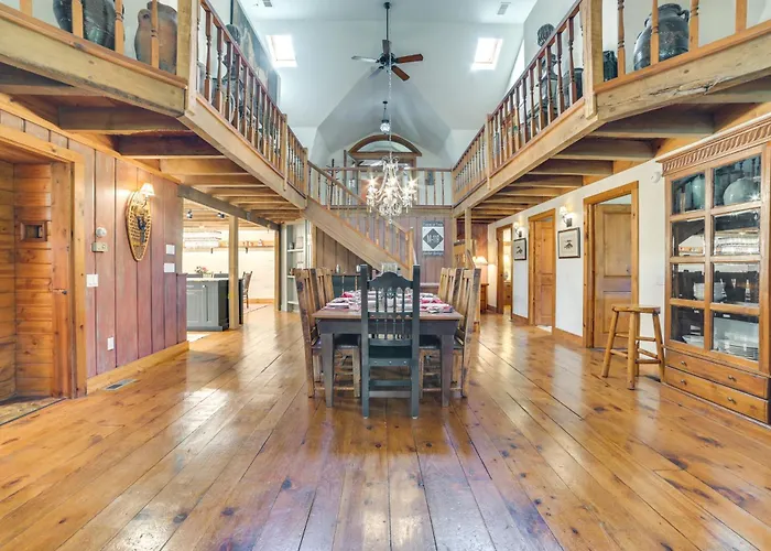 9 Mi To Boyne Resort! Farmhouse Near Town & Lake