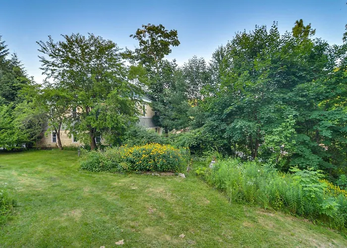 Lakefront Maine House ~ 4 Mi To Colby College