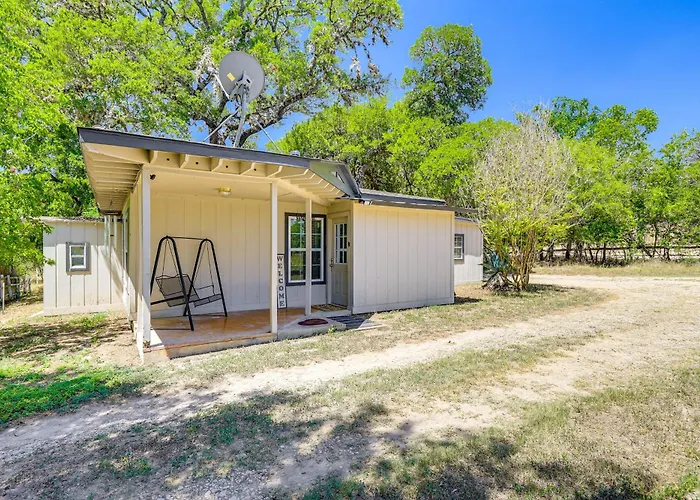 Bandera 'Carriage House' W/ Medina River Access!