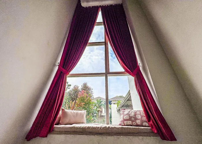 Royal Residence 3Br Exclusive Town House In West Surabaya By Le Ciel Hospitality