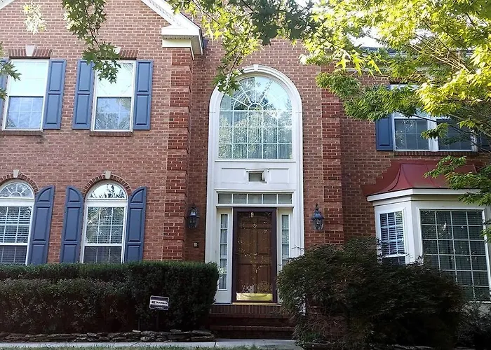 Exquisite & Serene 1 Bedroom, 1 Full Bath Apartment