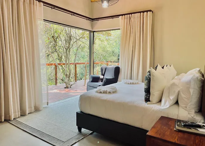 Bushbaby Valley Lodge