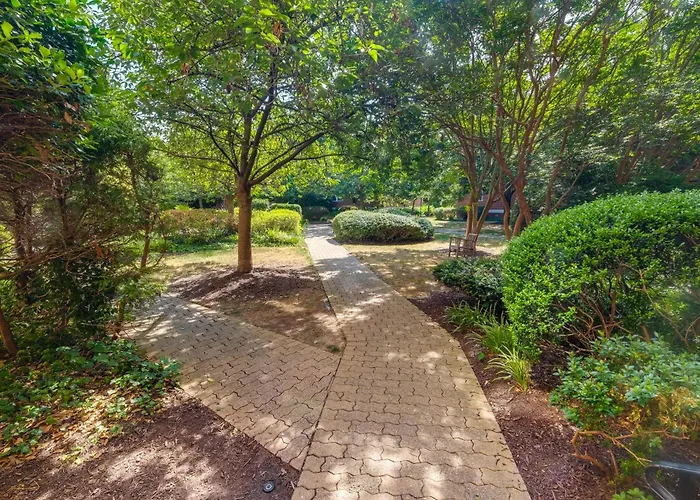 Convenient Arlington Condo ~ 4 Mi To National Mall