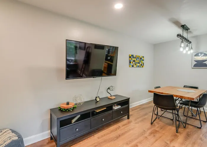 Convenient Arlington Condo ~ 4 Mi To National Mall