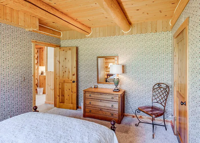 Remote Idaho Mountain Lodge W/ River Access!