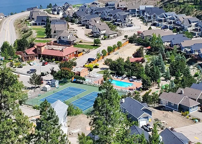 La Casa Lakeside Resort - Amazing Panoramic View Lakeside House With Pools, Hot Tubs & More!