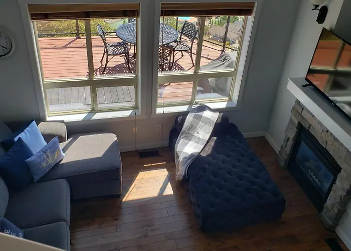 La Casa Lakeside Resort - Amazing Panoramic View Lakeside House With Pools, Hot Tubs & More!