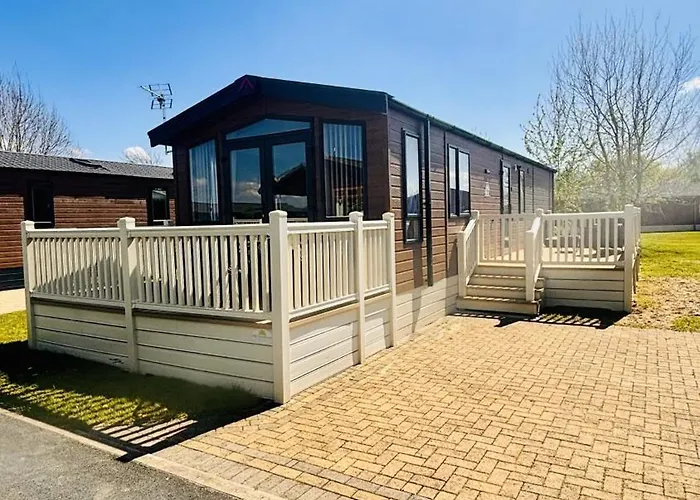 Lottie'S Lodge With Hot Tub
