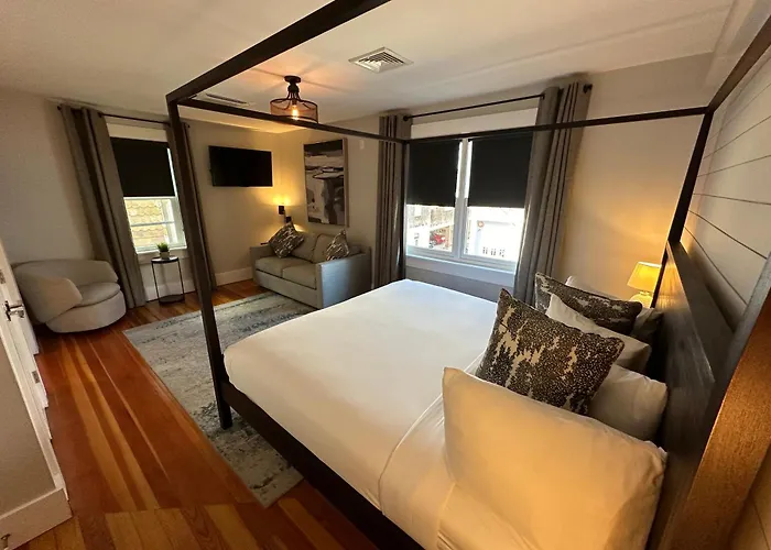 Entire Modern 7 Unit 7 Bath Boutique Inn