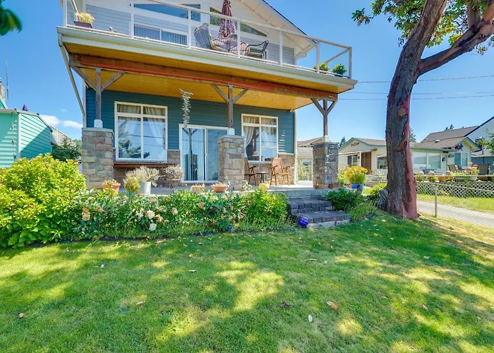 Sunset + Ocean Views: Serene Camano Escape