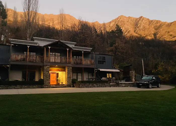 Moonlight Escape Lodge