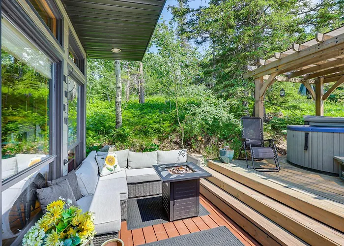 Scenic Lead Cabin: Steps To Terry Peak Ski Area!