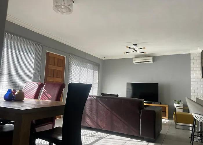 Vic'S Place - With Backup Power