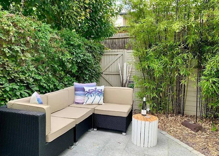 Peaceful Central Location Two Bed Home Nr Station