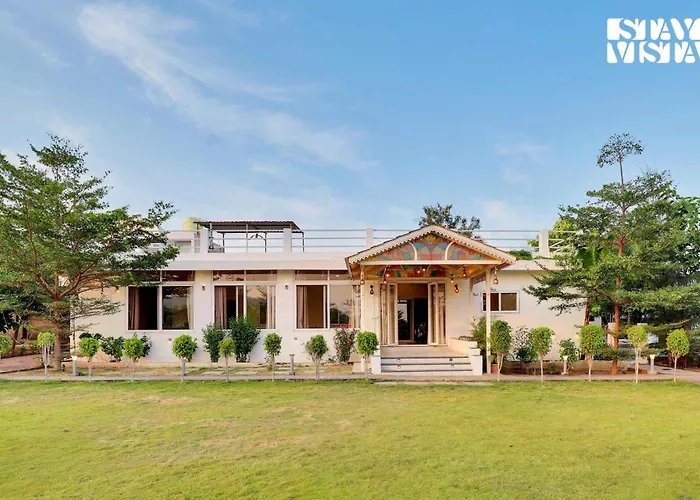 Green Embrace By Veo, Stayvista - 2Bhk Villa With Home Theatre & Pet Friendly
