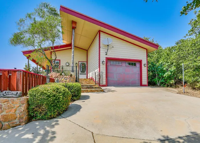 Medicine Park Cottage: Walk To Lake Lawtonka!
