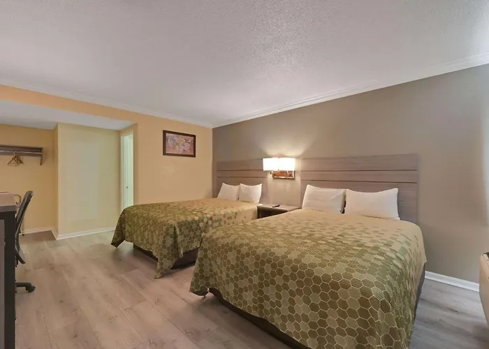 Econo Lodge Woodland Near I-5