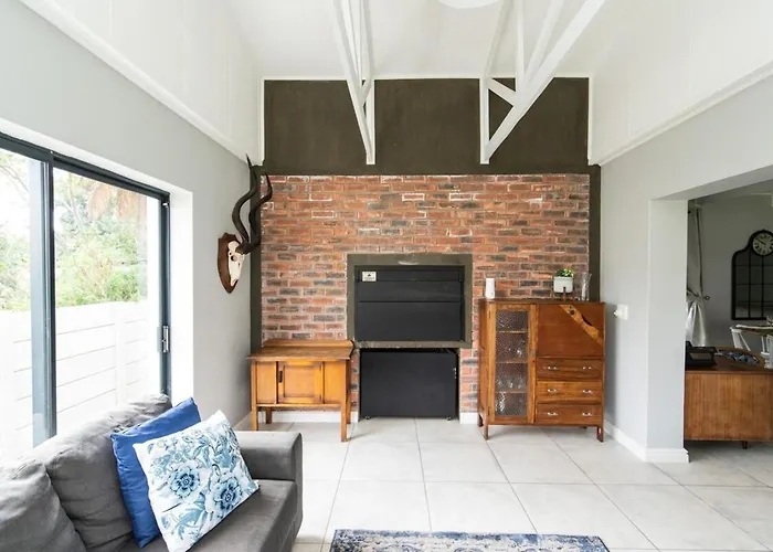 Modern 3 Bedroom In The Heart Of Pe