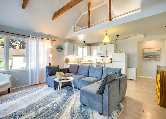 Bandon Beach House Rental: Walk To Downtown!