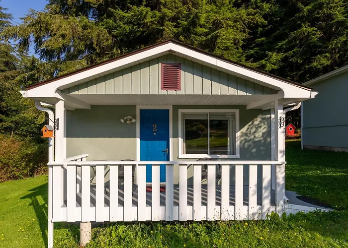 The Cabins At Alert Bay