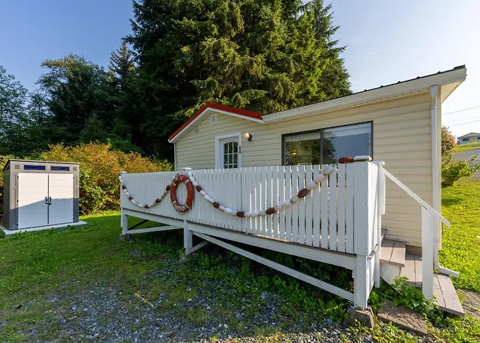 The Cabins At Alert Bay