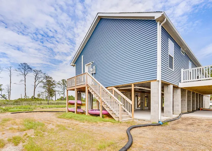 Private Beach & Deck: Bayfront Home In Hayes!