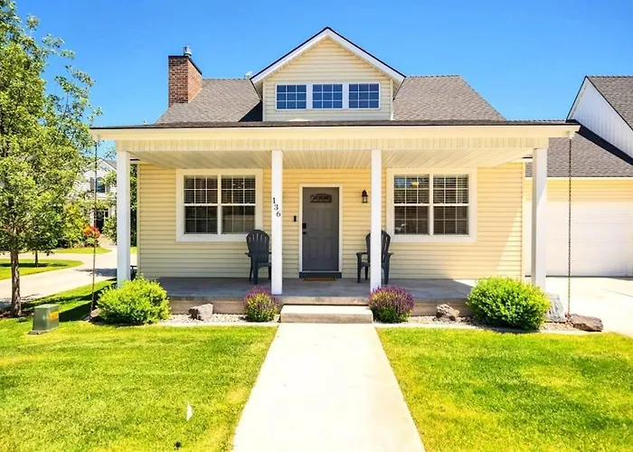 Rexburg Cottage - Brand New Neighborhood Downtown