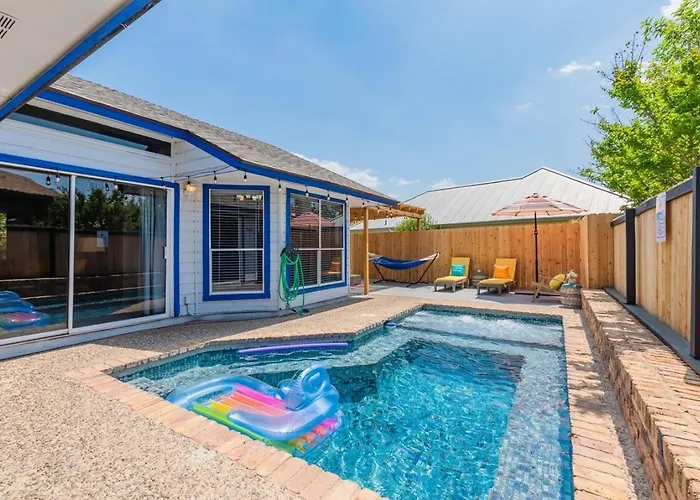 Heated Pool Escape Game Room Near Six Flags