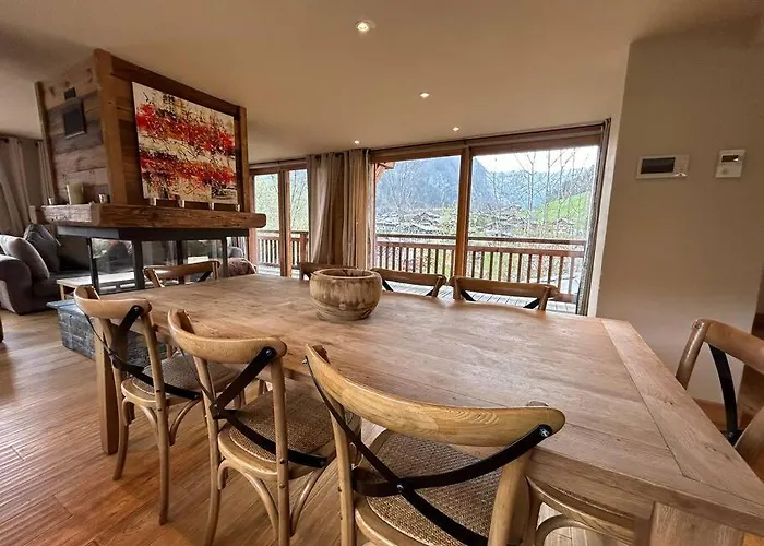 Chalet Rose
