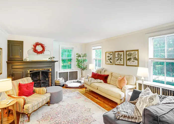 Historic Catskills Farmhouse: Ski, Hike & Relax!