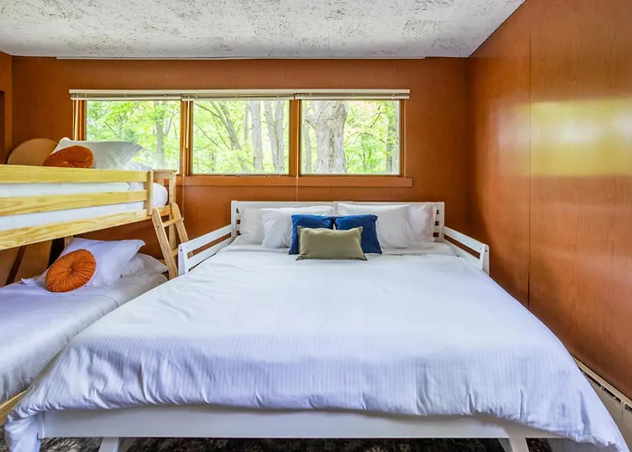 Heart Of Indiana Dunes National Park With Hot Tub