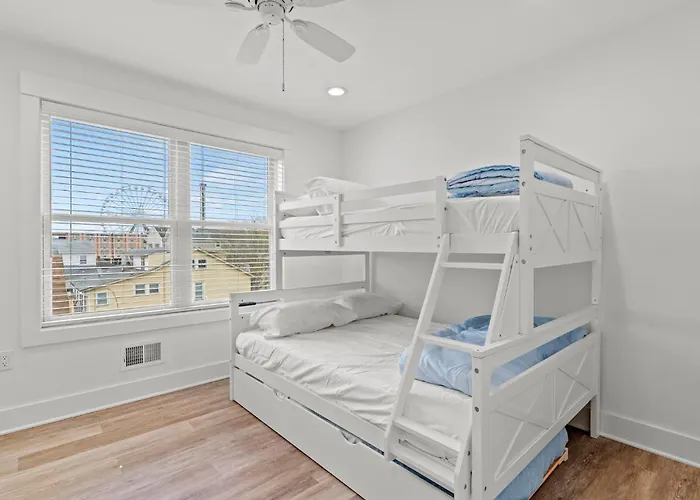 Steps From Beach & Boardwalk, Ocean Views With 5 Decks, 3 Cars