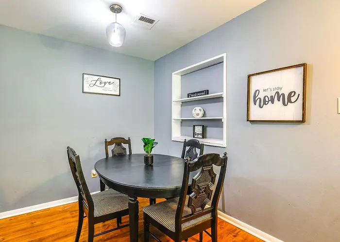 Pet-Friendly Decatur House Near Huntsville!