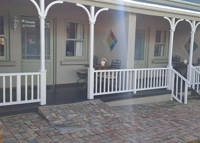 Housemartin Lodge & Self Catering