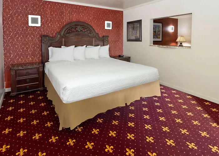 Travelodge By Wyndham Manhasset