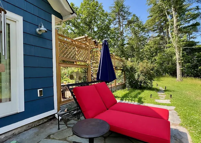 1890 Capecod Farmhouse:Charming, Private, Spacious