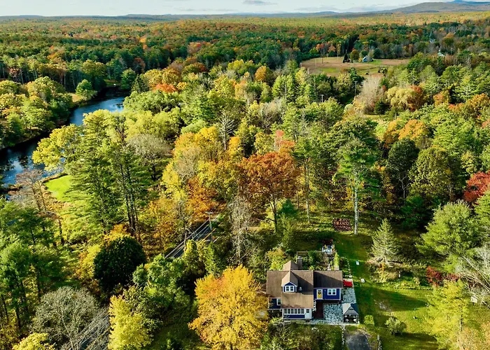 1890 Capecod Farmhouse:Charming, Private, Spacious