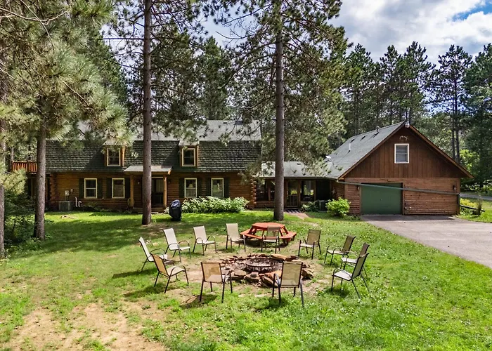 Sprawling Cabin Estate With Hot Tub And Games