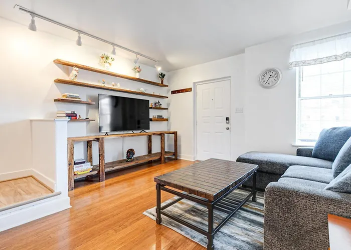 Peaceful & Spacious Family Home Near Carytown Fully Fenced