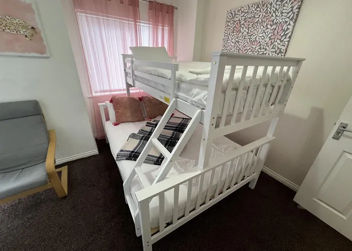Numero Uno Detached Aparthouse 7 Bedroom Hot Tub Wifi Parking Contractors And Group Friendly